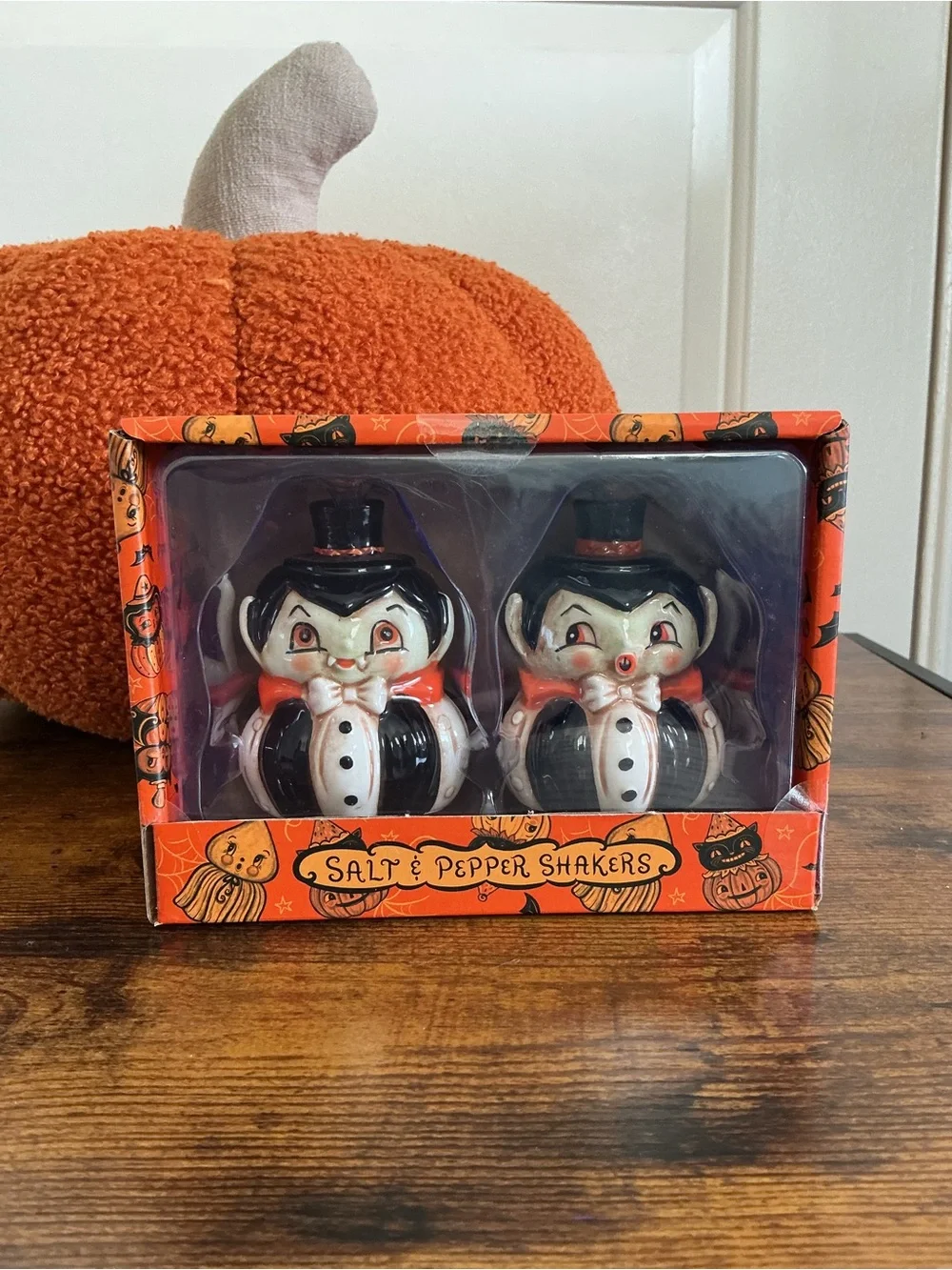 Johanna Parker Vintage -Style Halloween Vampire Salt & Pepper Shakers Set